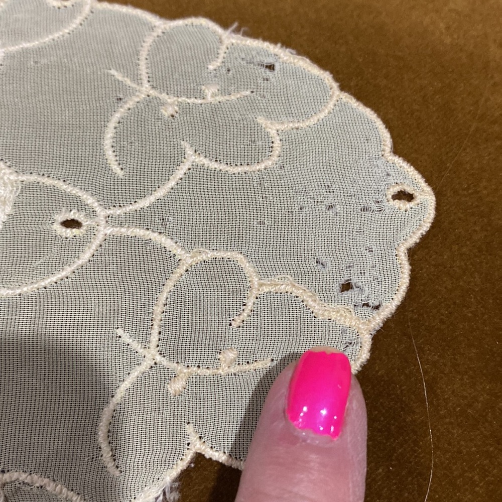 Yellow Vintage 3 Piece Lace Doilies Set! - Picture 7 of 7